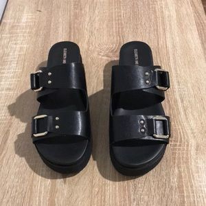 Elizabeth and James sandals. Kohl’s collection. NWOT. Womens size 10.